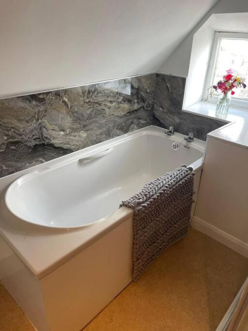 Honeycomb Cottage Newburgh  Extérieur photo